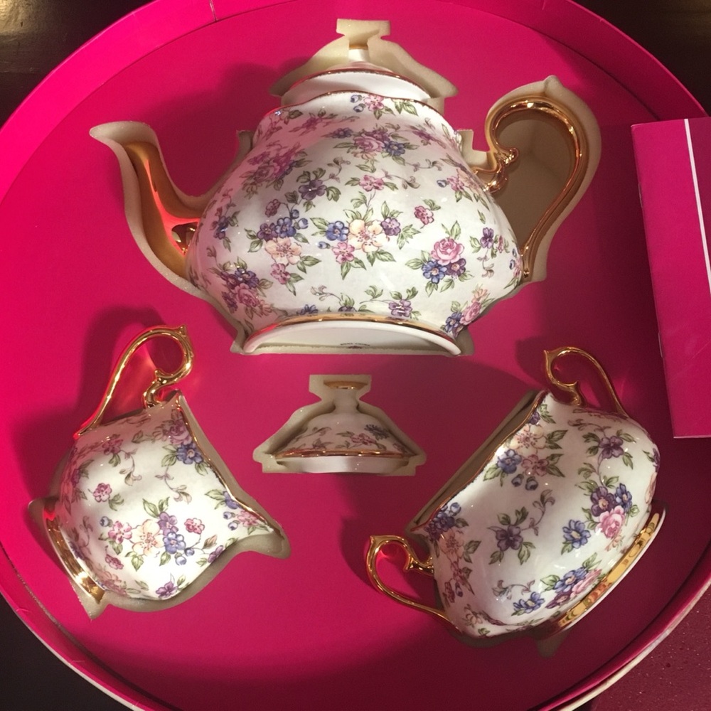 Royal Albert Bone China Teapot Set